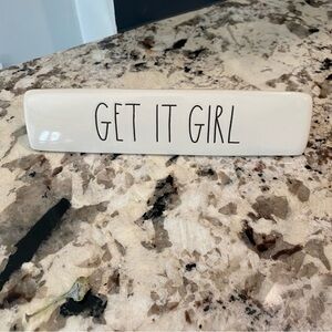 RAE Dunn Desk Plaque “Get it Girl”